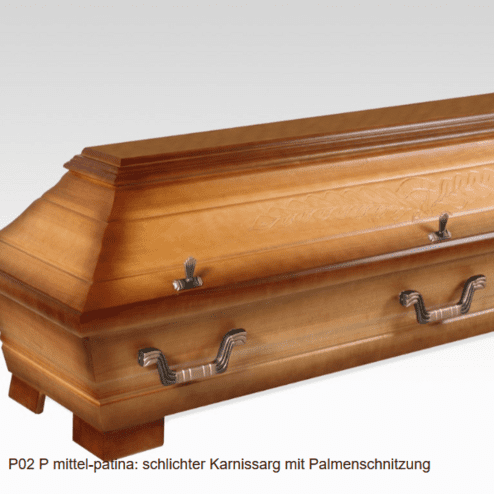 Holzkasten mit Palmenschnitzerei, schlichte Form und Metallgriffen, auf neutralem Hintergrund dargestellt.